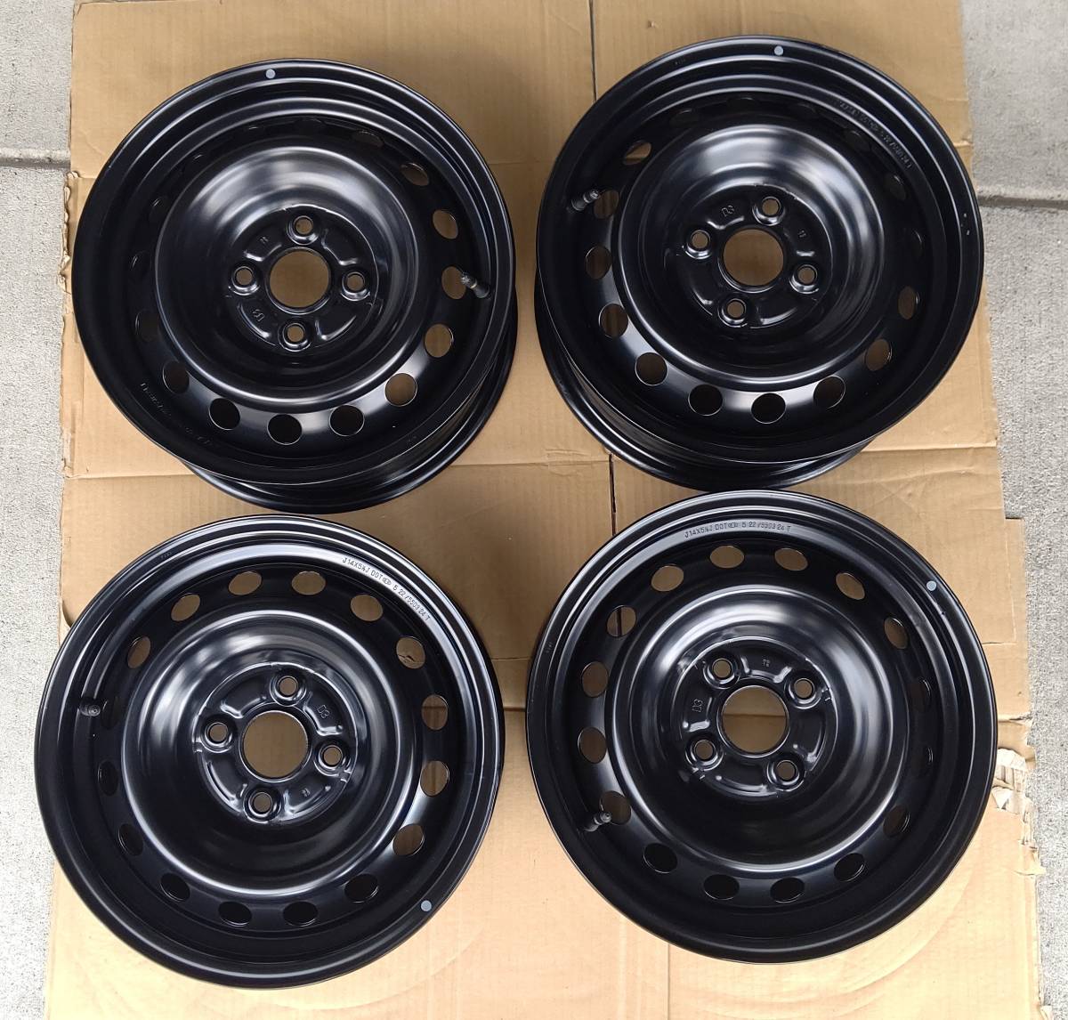 ラスト1セット!カバー跡無し!新車外しトヨタ純正ヤリス14インチ鉄  