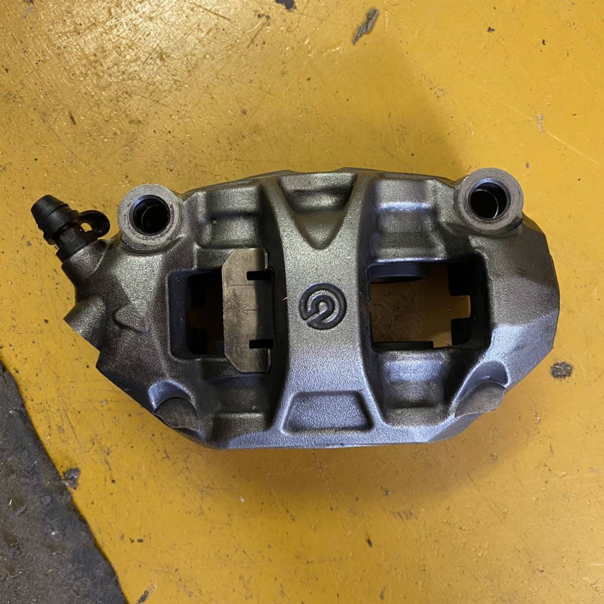 brembo 100mm ピッチ フロント ブレーキ キャリパー セット ZX-10R