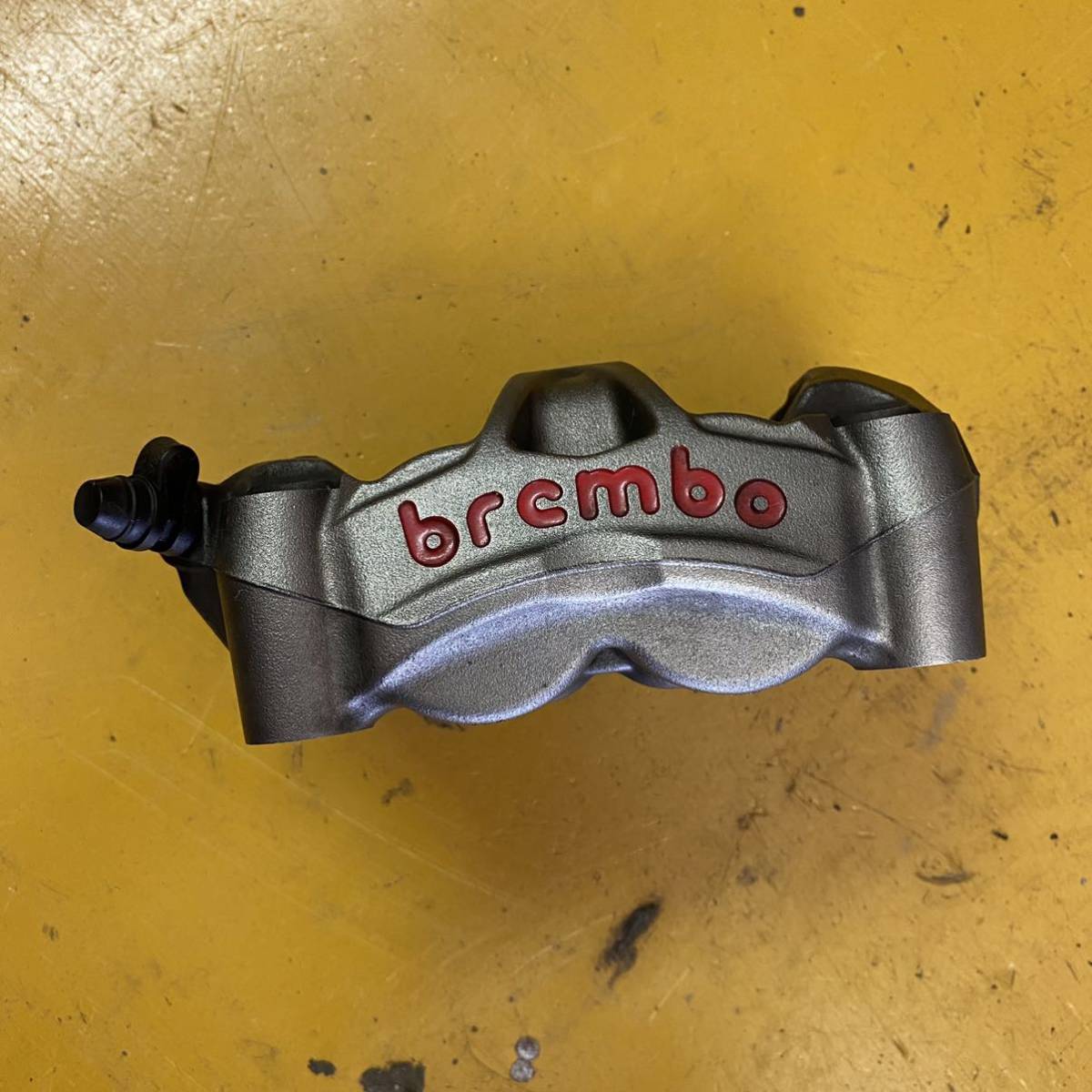 brembo 100mm ピッチ フロント ブレーキ キャリパー セット ZX-10R