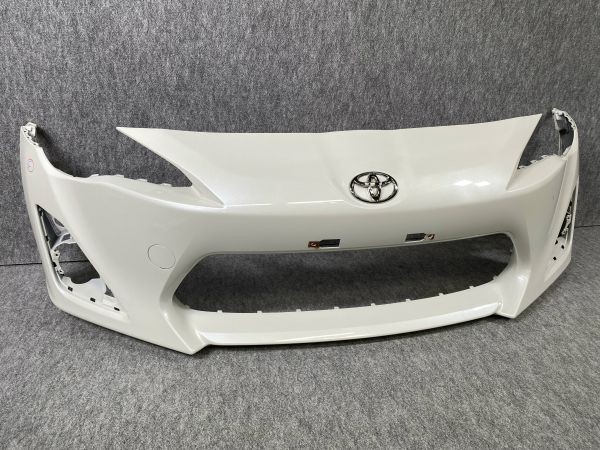 トヨタ 86 純正 フロントバンパー ホワイト 14589 ハチロク/86 ZN6 前期 純正 フロントバンパー SU003-01481
