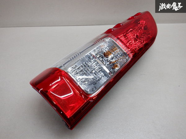 ハイラックス タイトヨタ純正 テールランプ 右 中古 - メルカリ