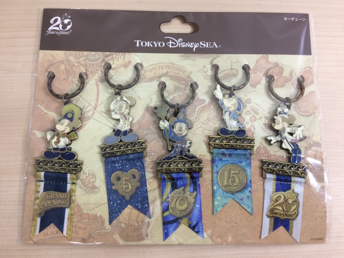 ディズニー《未開封品》TDR　ディズニーシー　20周年記念　歴代ミッキー　キーチェーン　6A2【60】