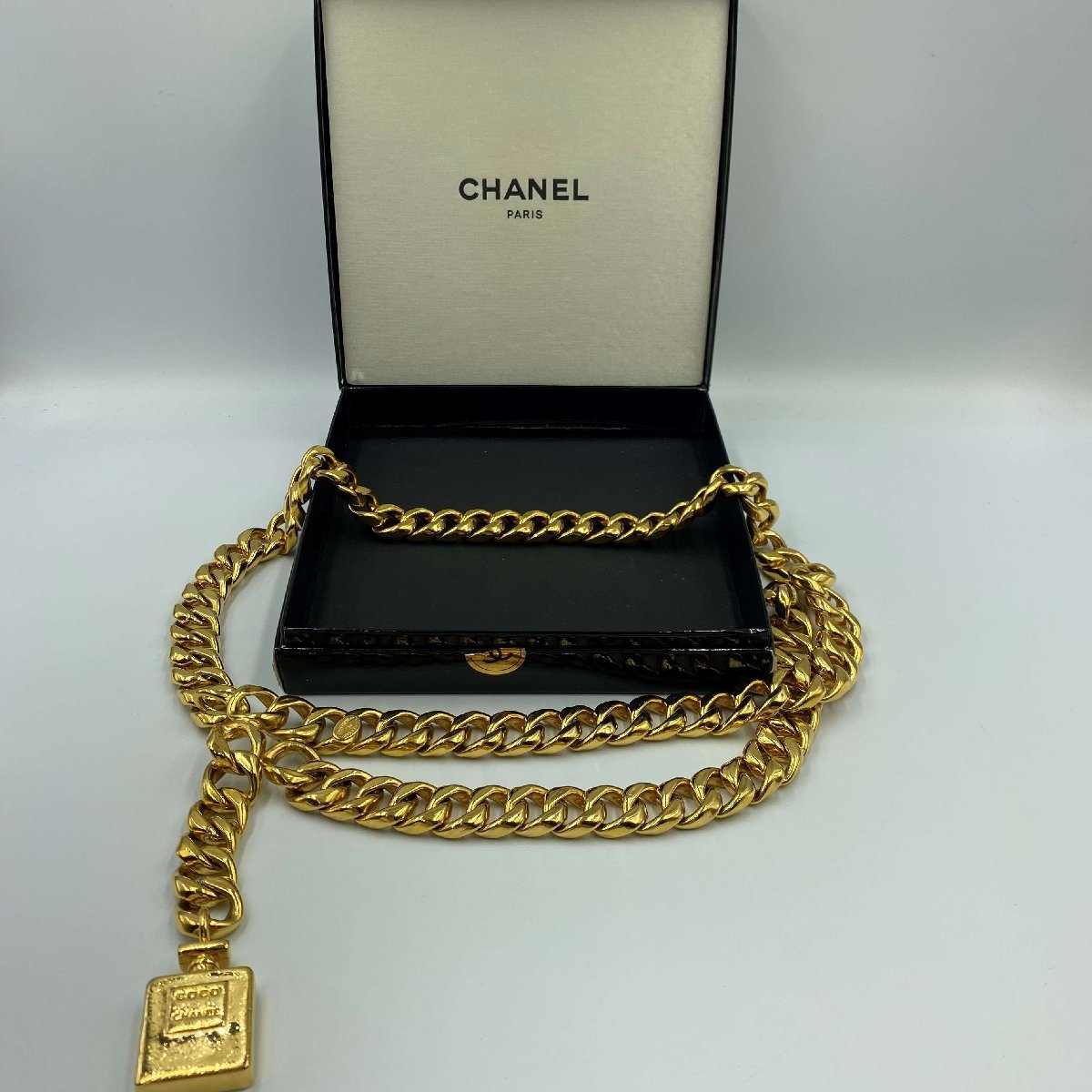 CHANEL ゴールドチェーンベルト ボックス付き 箱付き】CHANEL チェーンベルト＜小物＞シャネル ゴールド チェーン