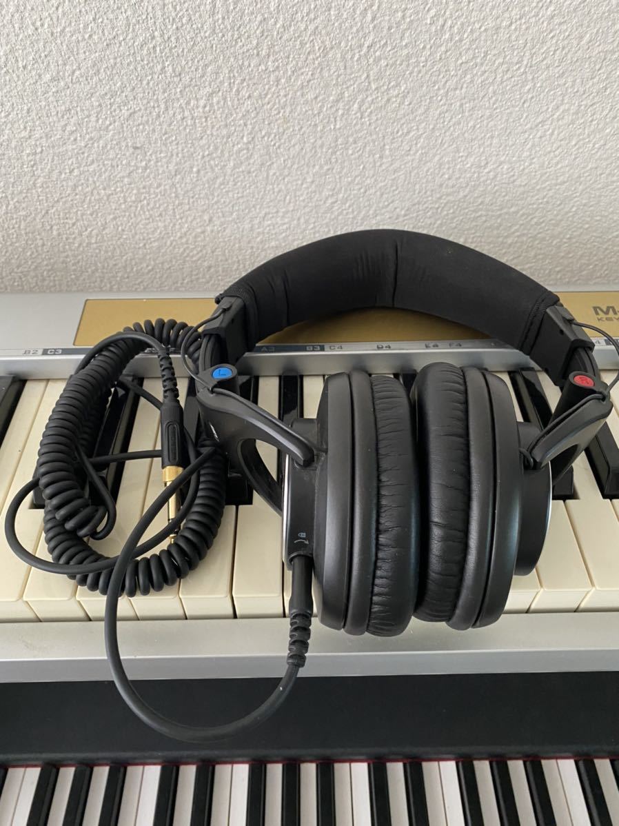 最新作，定番 モニターヘッドフォン SHURE SRH840 完動品 難あり(シュア)｜売買されたオークション情報、yahooの商品情報をアーカイブ公開 - オークファン シュア