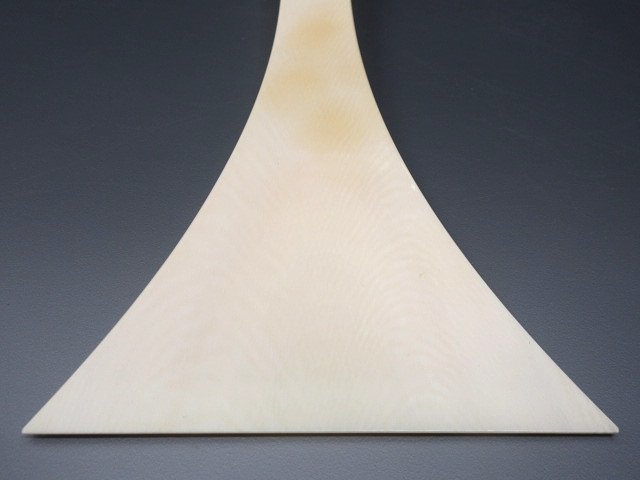 XL796☆高級 三味線 バチ ケース付 / 全長18.9cm 開き10cm 重さ約120g /