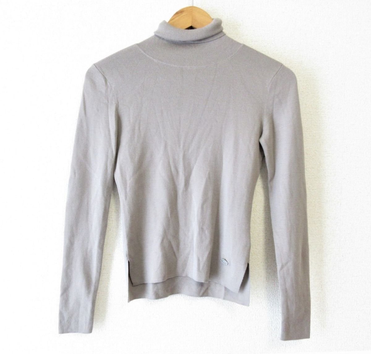 FOXEY フォクシー グレースウール ロゴプレート タートルネック ニット 