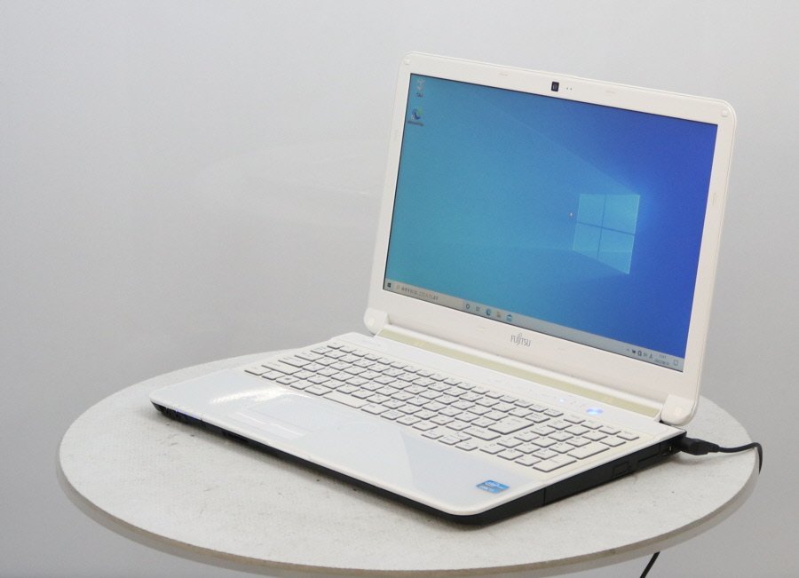 FUJITSU LIFEBOOK Corei7 メモリ12GB SSD512GB 富士通 LIFEBOOK❖15.6