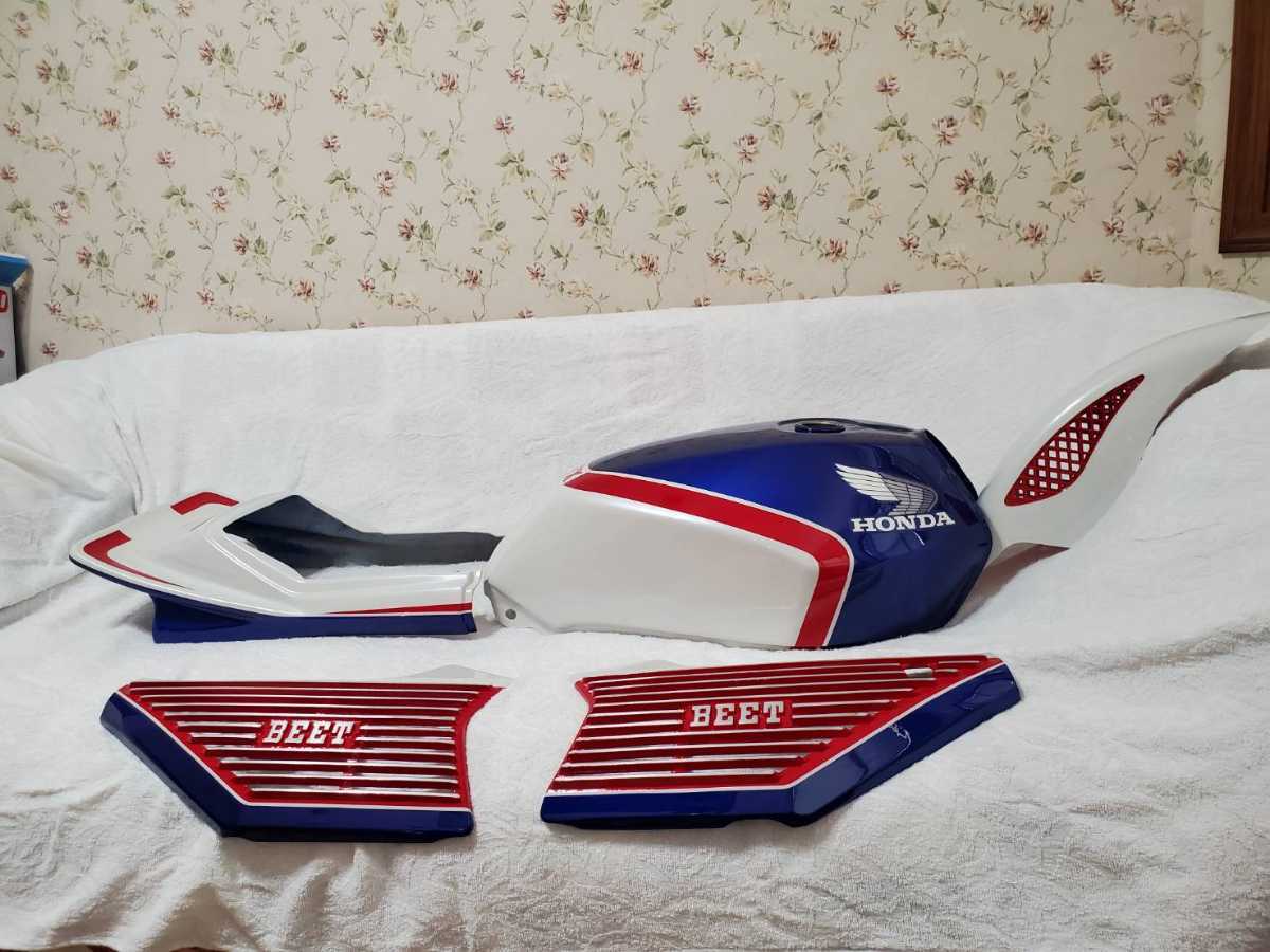 cbx400f青白純正カラー外装セット、塗装後未使用、cbx550f、タンク、赤 