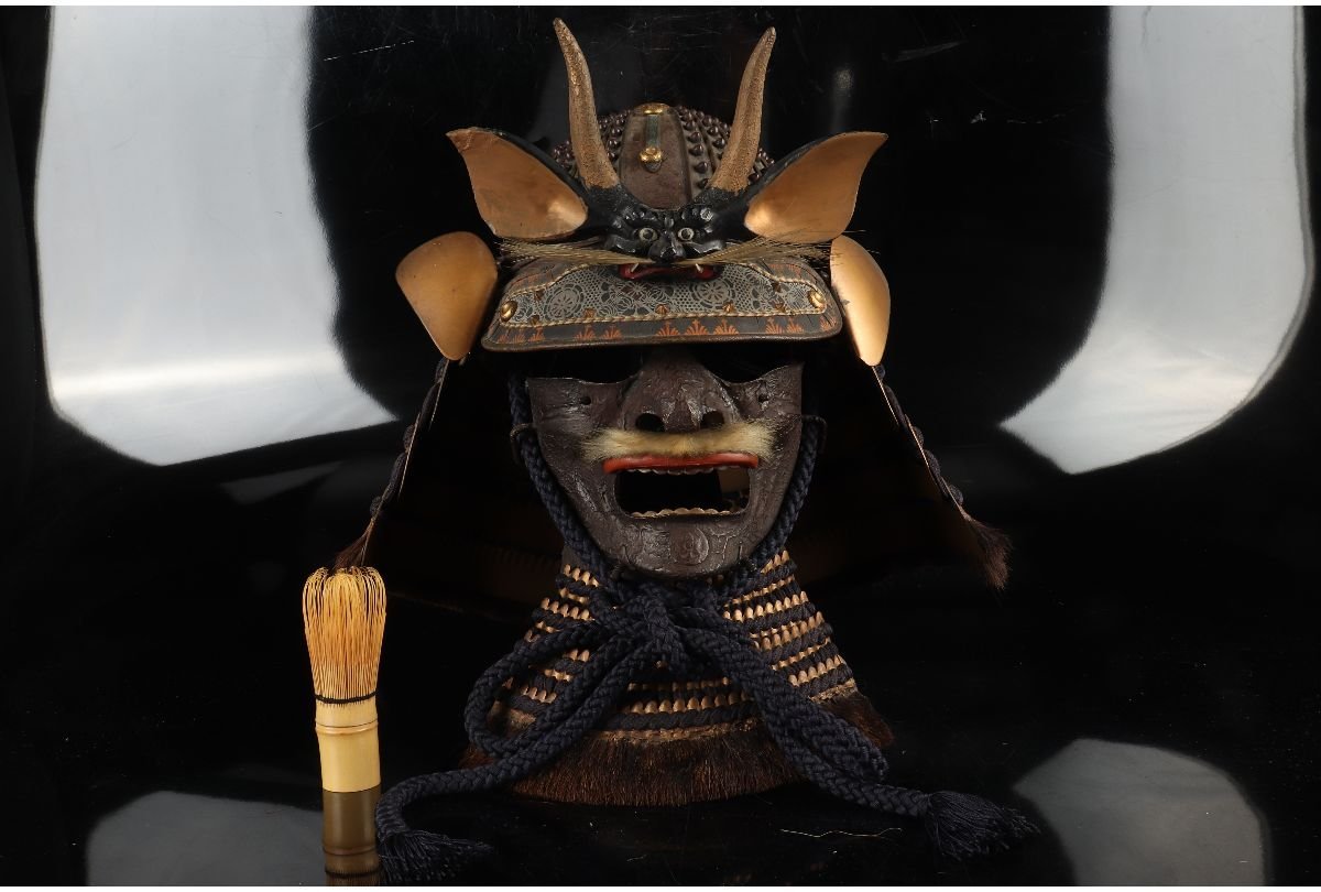 URA 時代武具/鬼前立三十二間星兜/2-8-23 検 骨董/鎧/兜/武具/甲冑/刀 