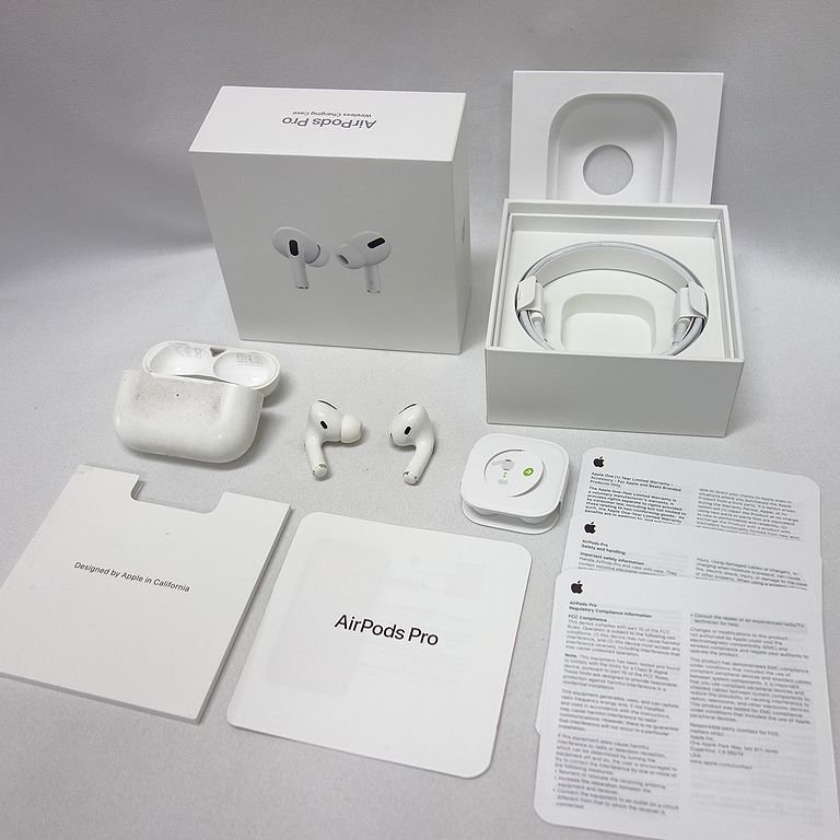 AirPods Pro アップル Dz407731 Apple&frasl;アップル 格安1円スタート 1円スタート 難あり Air Pods Pro with Wireless Charging Case MWP22J/A 【東0807-50-0822】清