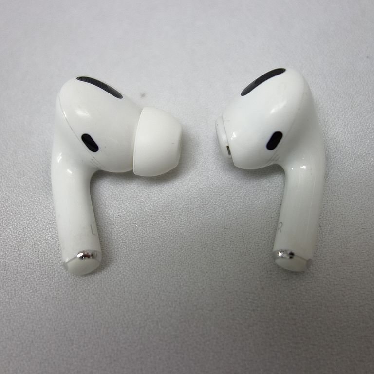 AirPods Pro アップル Dz407731 Apple&frasl;アップル 格安1円スタート 1円スタート 難あり Air Pods Pro with Wireless Charging Case MWP22J/A 【東0807-50-0822】清