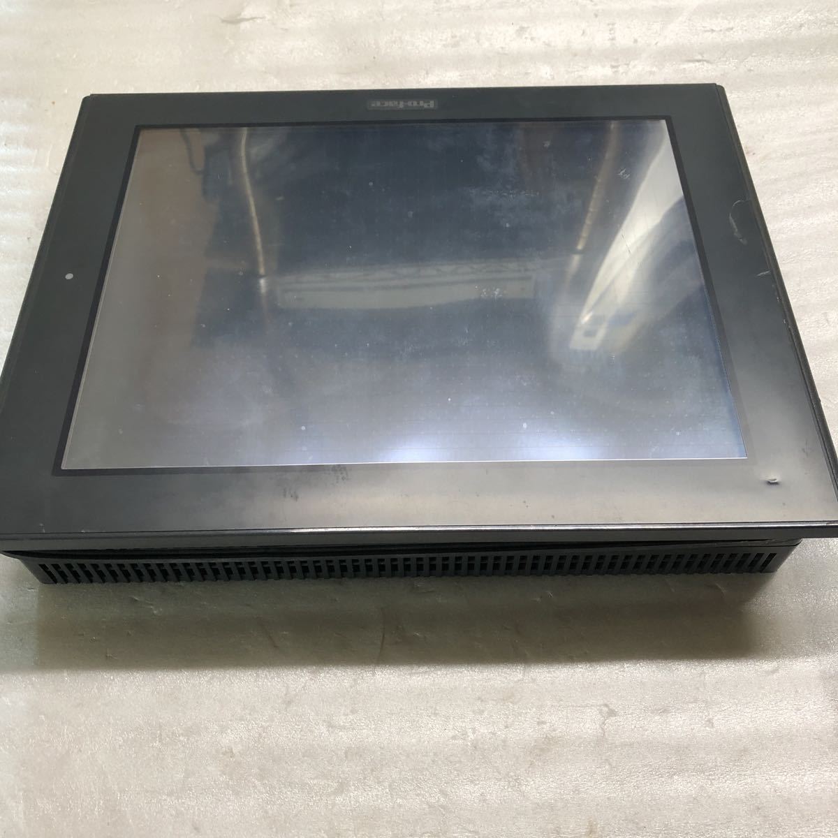 周辺機器 ☆Pro-face タッチパネル GP2600-TC11-M☆