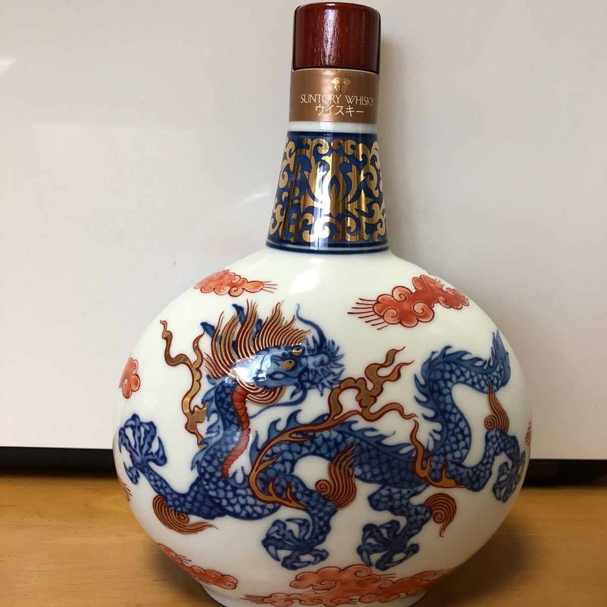 サントリー SUNTORY 有田焼 古酒 染錦雲龍文変形瓶 サントリー 