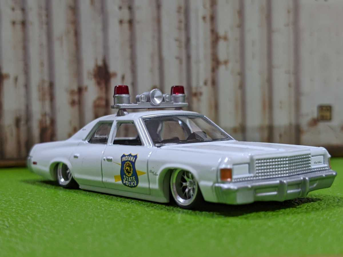 ★1/64 トミカサイズ　ダッジ　ロイヤルモナコ　ポリスカー改深リム、ローダウン、他にも色々出品中! ダッジ Yahoo!オークション - Dodge 0 ローの中古品