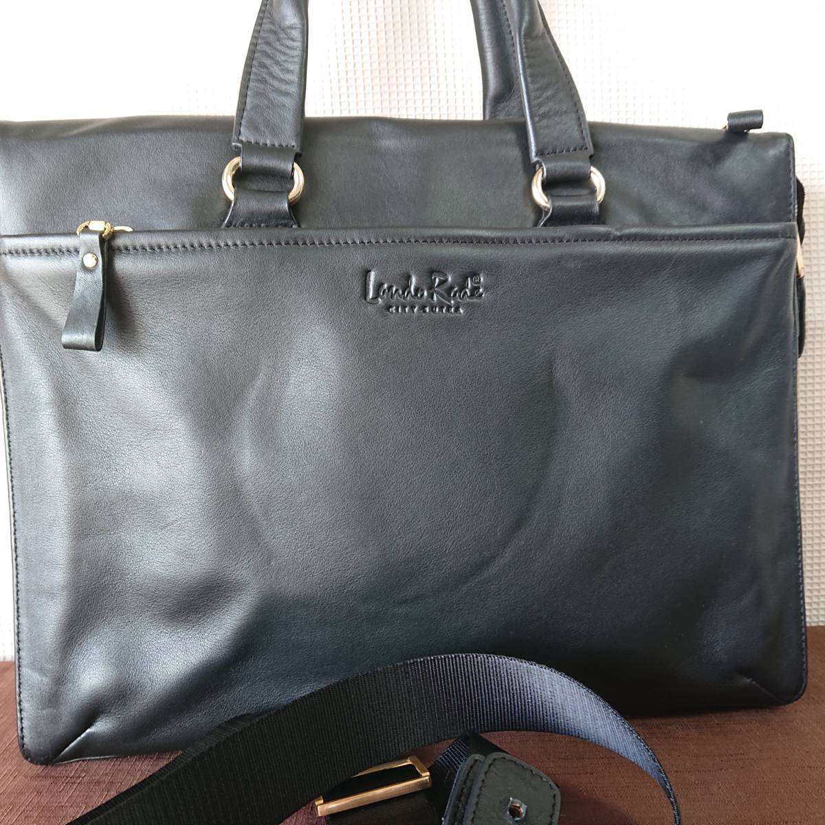 ☆美品☆F18M7406☆ビジネスバッグ☆ブラック系 Lando Rode 本革 ほぼ 