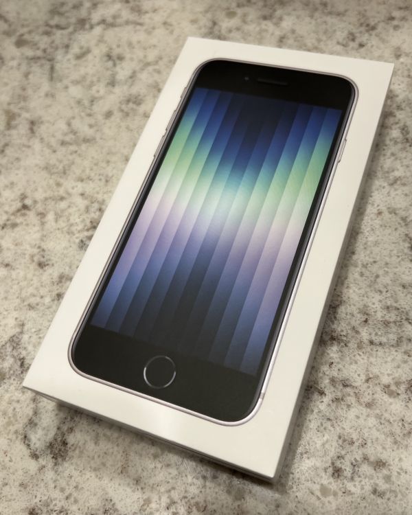 スマートフォン・携帯電話 iPhoneSE 第三世代 64GB スターライト