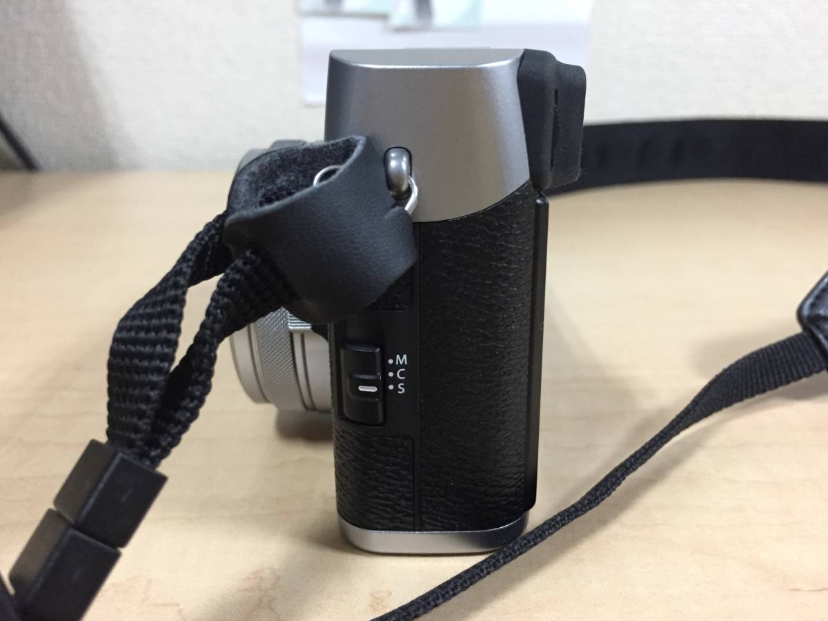 ○X100F 極美完動品 FUJIFILM X100F シャッター数200回のみ