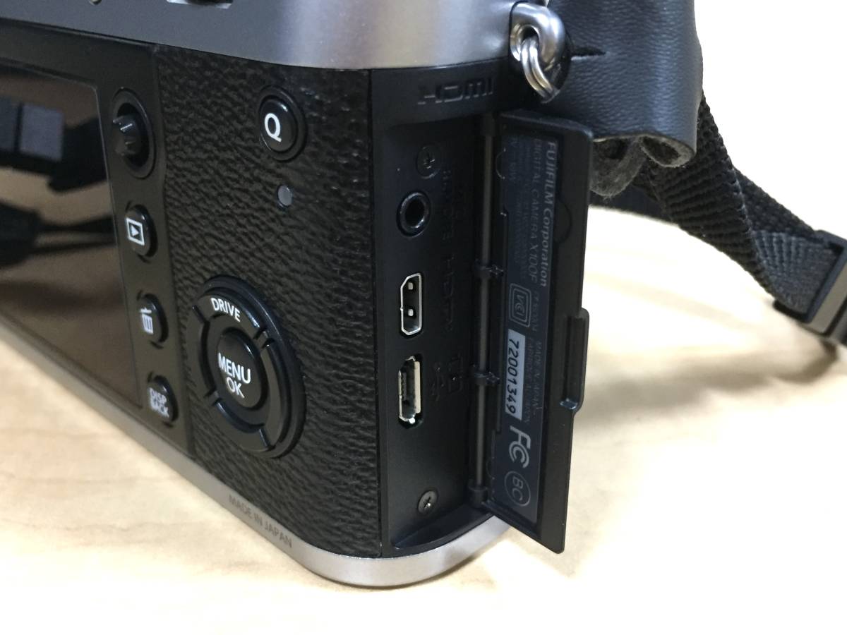 ○X100F 極美完動品 FUJIFILM X100F シャッター数200回のみ