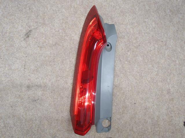 ランプ CR－V RM4 左テールランプ レンズ ライト NH788P スタンレー P9850