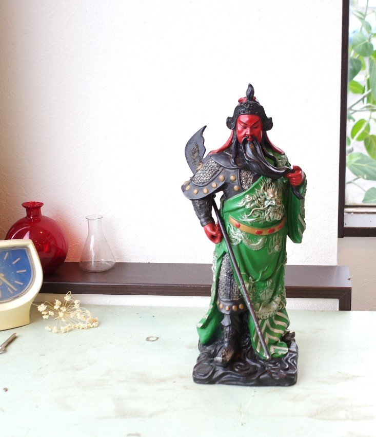 ○三国志 関羽 樹脂製の人形 中国の武将 フィギア レトロ ヴィンテージ