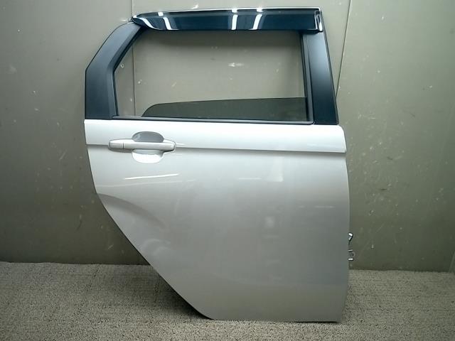 1906111・N-WGN カスタム ホンダ N-ワゴン JH1 【Ｒ右ドア パネル】 リア右ドア NH851M 銀色 67510-T6G-000ZZ (81415969)
