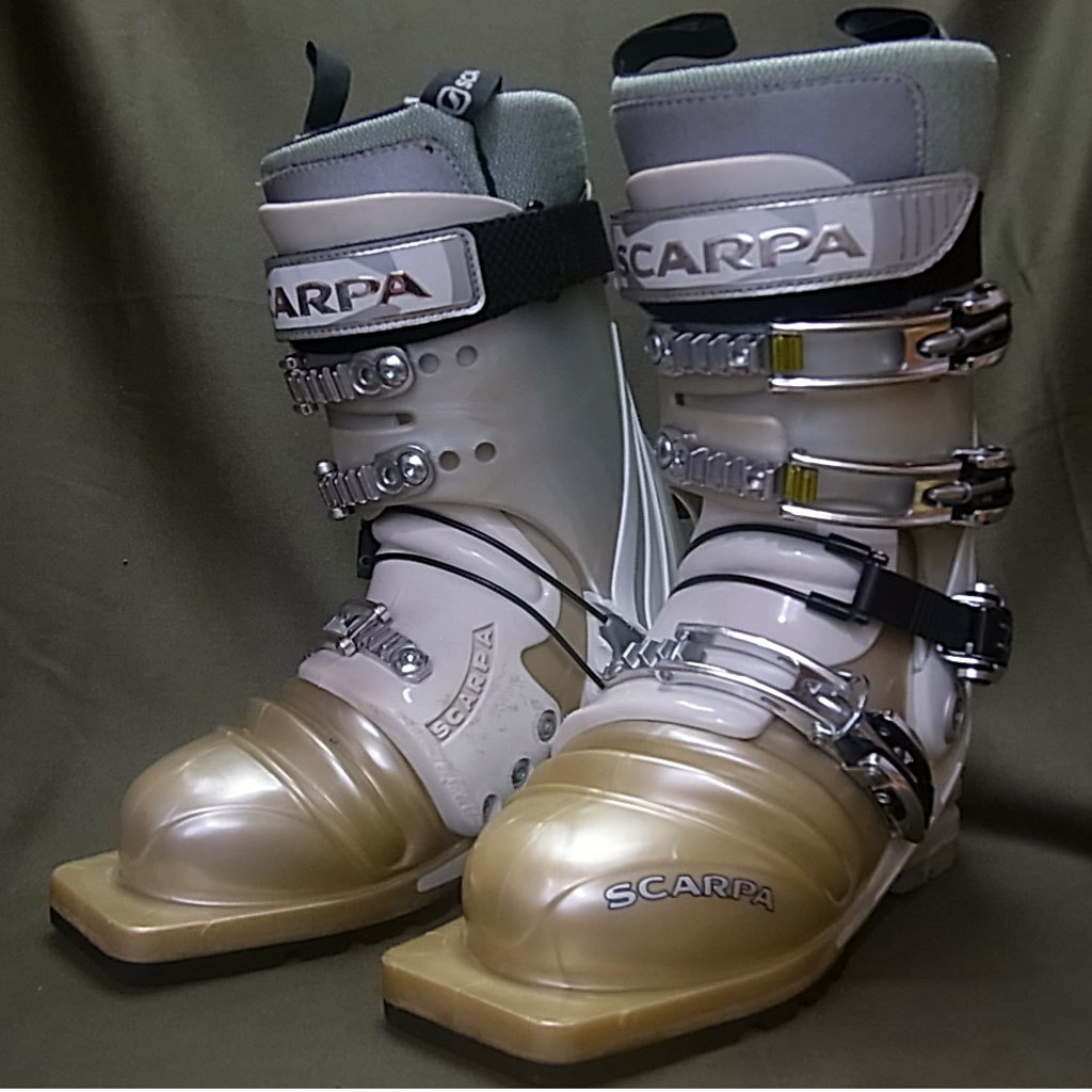 スカルパT1レディース　24センチ スカルパ T1 レディ 24cm テレマークブーツ ／ T1 SCARPA 24.0 W's