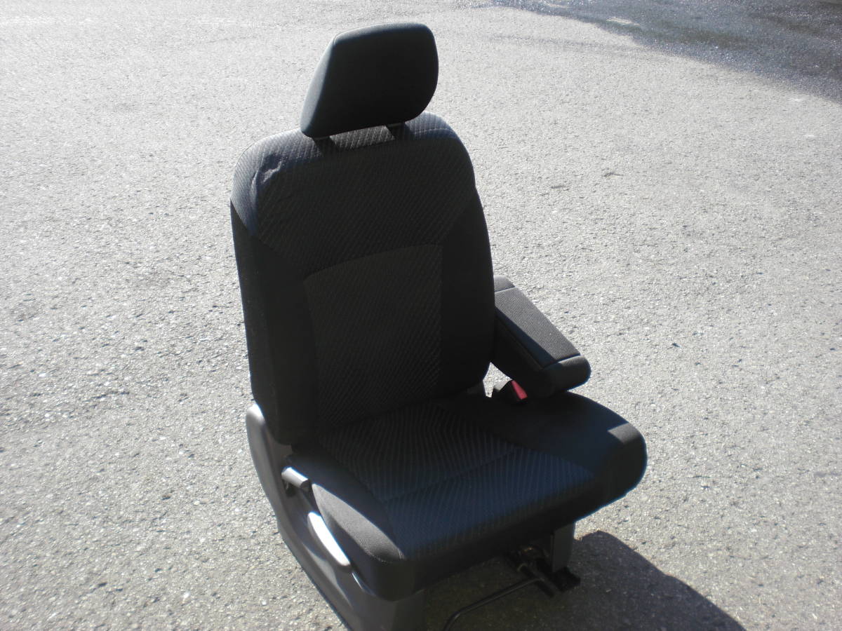ＭＨ３４Ｓ　ワゴンＲ　スティングレー　運転席シート　肘置き付き ワゴンR MH34S スティングレー MH34S&frasl;MH44S JワゴンＲスティングレー☆MH34S 肘掛