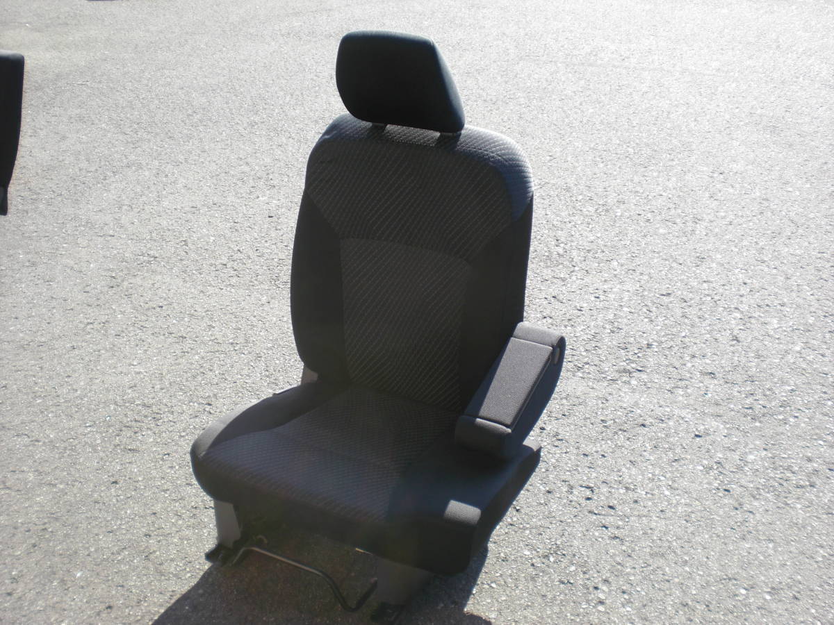 ＭＨ３４Ｓ　ワゴンＲ　スティングレー　運転席シート　肘置き付き ワゴンR MH34S スティングレー MH34S&frasl;MH44S JワゴンＲスティングレー☆MH34S 肘掛