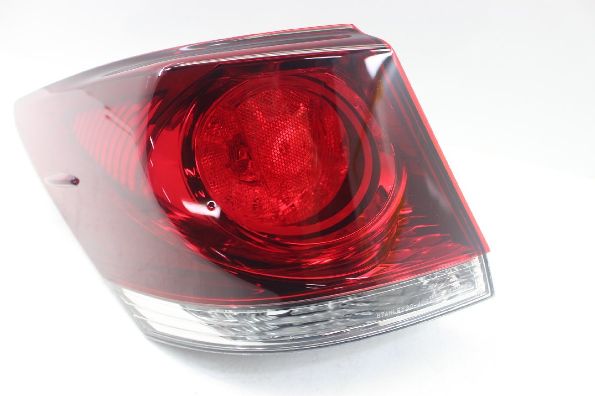 美品/破損無 クラウン アスリート GRS210 前期 テールライト LED 左 