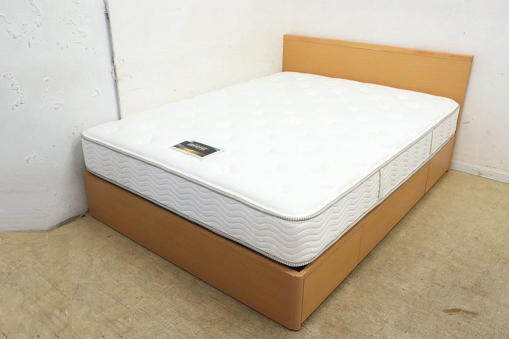  展示品 シモンズ ゴールデンバリュー クイーンベッド 34万 マットレス厚さ 29.5cm 引出付き 直接引取歓迎(マットレス付き)｜売買されたオークション情報、yahooの商品情報をアーカイブ公開 - マットレス付き