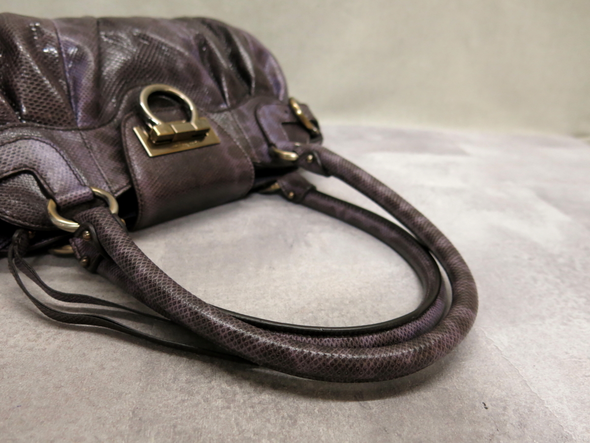 ○未使用 保管品○フェラガモ○ガンチーニ○マリッサ○リザード 本  