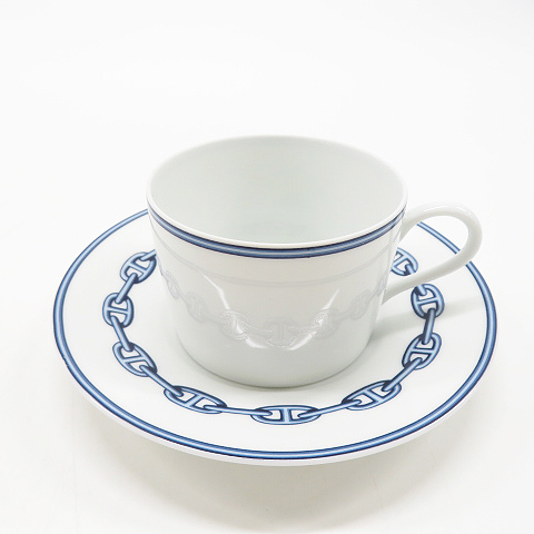 エルメス HERMES シェーヌダンクル カップ&amp;ソーサー シェーヌダンクルプラチナ 公式通販 食器 (エルメス) ティーカップ プラチナ カップ＆ソーサー シェーヌダンクル｜トレファクONLINE エルメスシェーヌダンクル 004116P2 ティーカップ＆ソーサーセット 未使用品エルメス