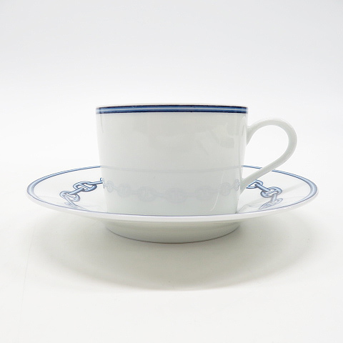 エルメス HERMES シェーヌダンクル カップ&amp;ソーサー シェーヌダンクルプラチナ 公式通販 食器 (エルメス) ティーカップ プラチナ カップ＆ソーサー シェーヌダンクル｜トレファクONLINE エルメスシェーヌダンクル 004116P2 ティーカップ＆ソーサーセット 未使用品エルメス