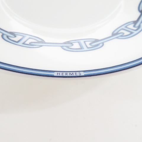 エルメス HERMES シェーヌダンクル カップ&amp;ソーサー シェーヌダンクルプラチナ 公式通販 食器 (エルメス) ティーカップ プラチナ カップ＆ソーサー シェーヌダンクル｜トレファクONLINE エルメスシェーヌダンクル 004116P2 ティーカップ＆ソーサーセット 未使用品エルメス
