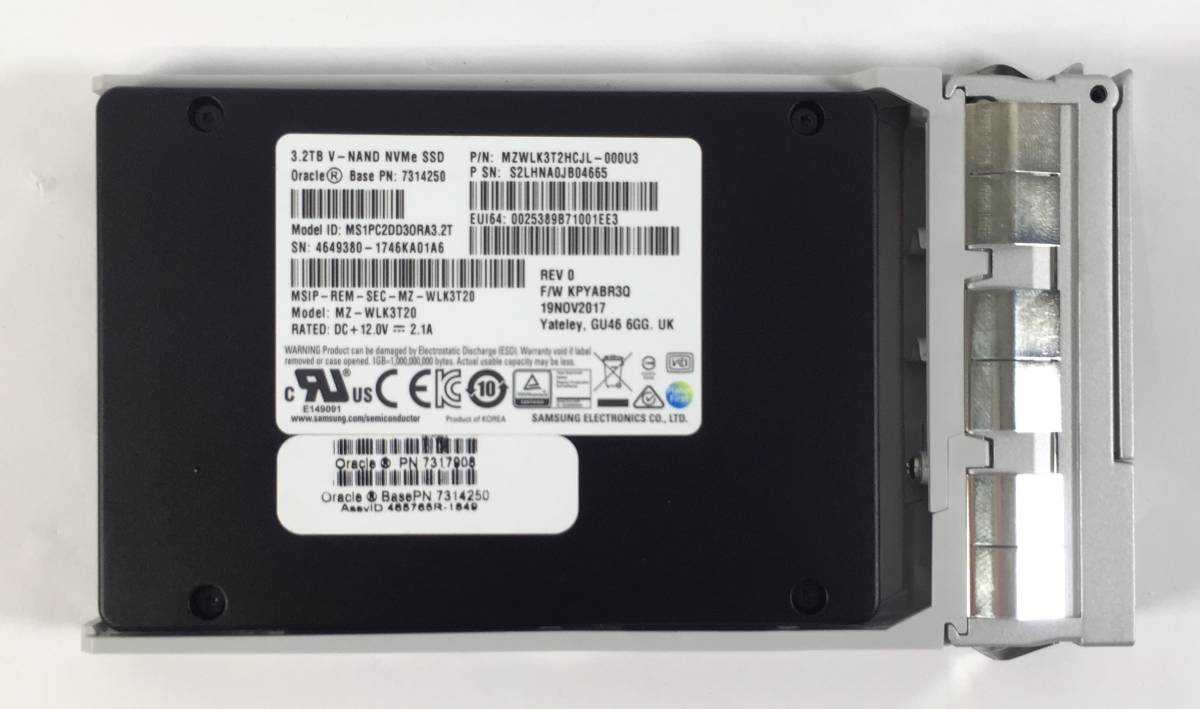 SanDisk SSD PLUS 240GB SATA6.0Gbps ① SanDisk SSD Plus 240GB