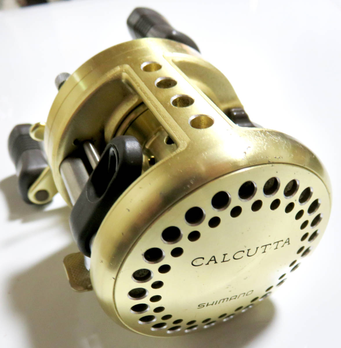 買蔵 シマノ カルカッタ 100XT SHIMANO CALCUTTA ベイトリール 【公式