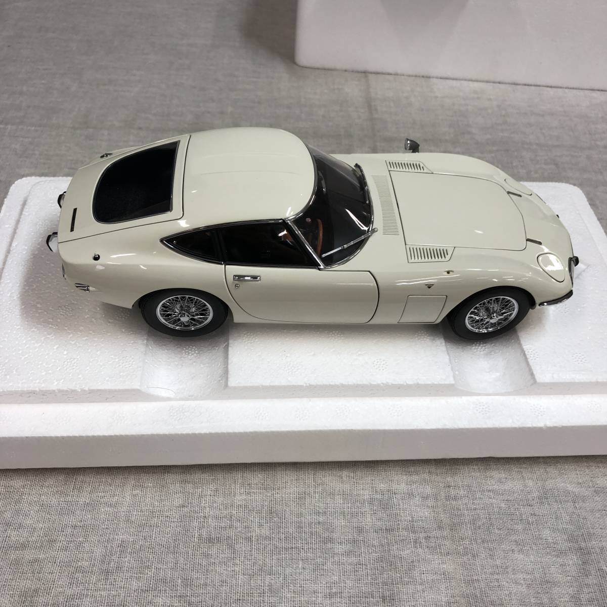ジャンク品 AUTOart 1/18 トヨタ 2000GT ワイヤースポークホイール