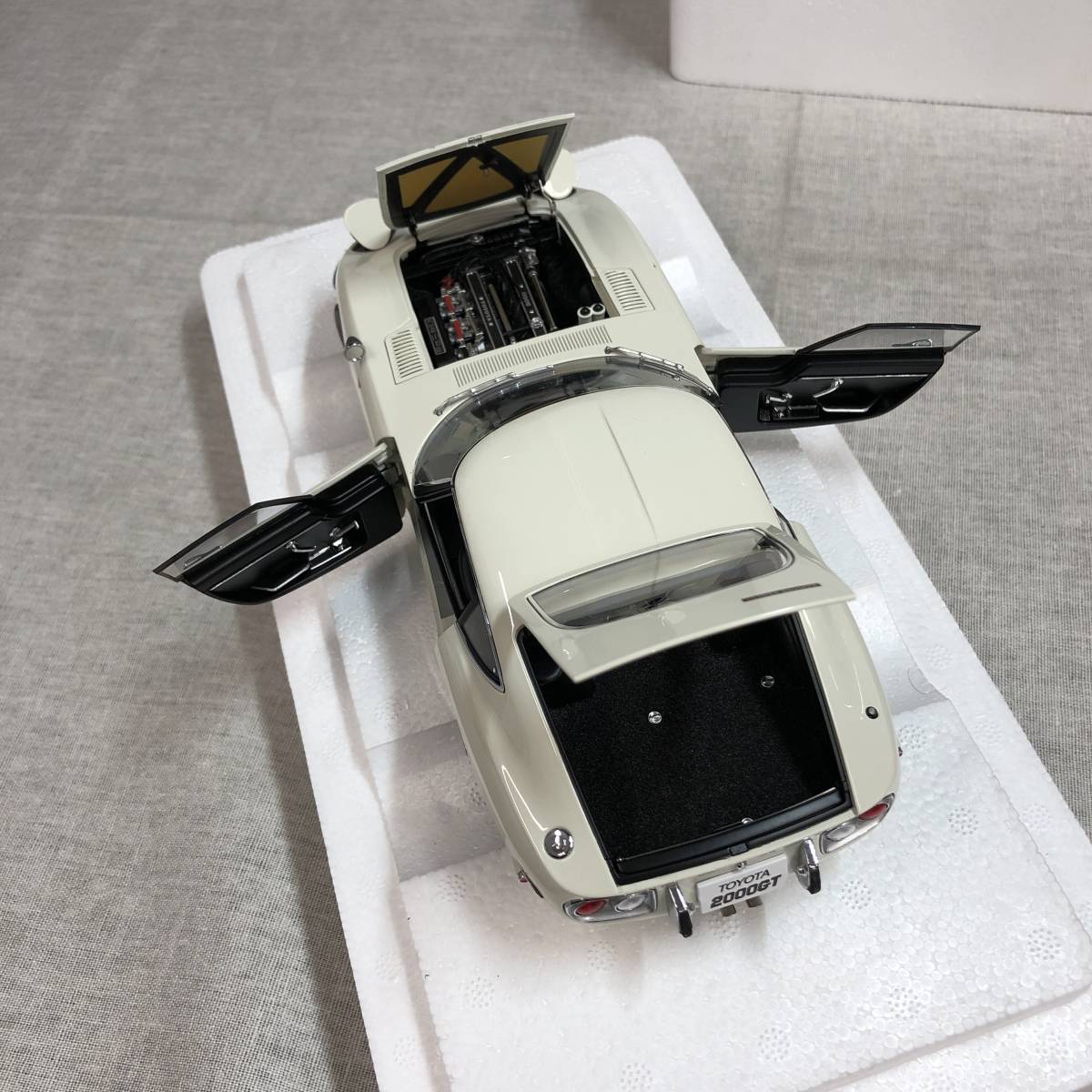 ジャンク品 AUTOart 1/18 トヨタ 2000GT ワイヤースポークホイール