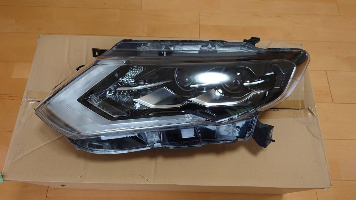 T32 エクストレイル 左ヘッドランプLED 中古 100-23746 
