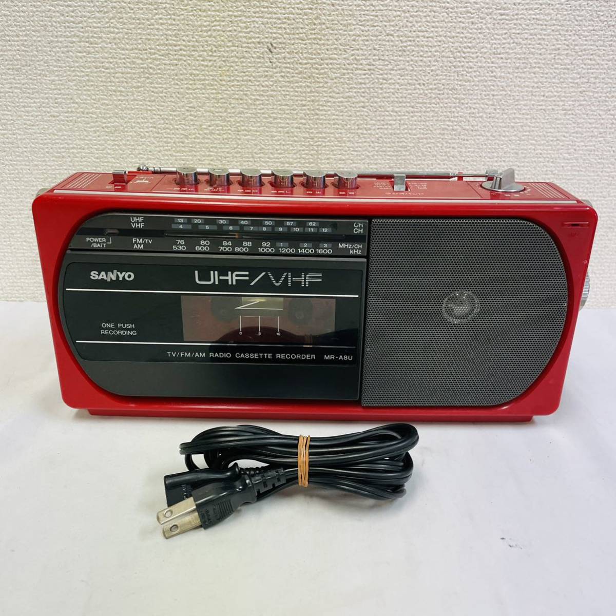 美品昭和レトロ SANYO 三洋 MR-V8 ラジカセキャリングケース付き整備品 SANYO 三洋 ラジカセ MR-A8U 赤 昭和レトロ ラジオ カセットREDレッド