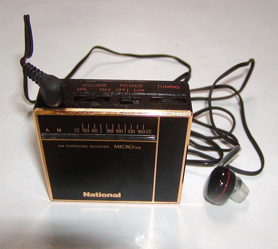 National RF-U77 3BANDラジオ ほぼ未使用 当時物 昭和レトロ National RF-U77 3BANDラジオ ほぼ未使用 当時物 昭和レトロ - メルカリ