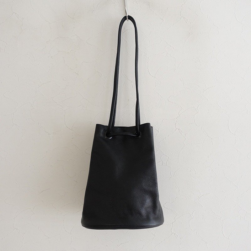  定価7.4万 アーツ&サイエンス ARTS&SCIENCE Oval lantern bag かばん巾着バッグレザー皮革黒0922 ba10-2209-144 10J22(巾着)｜売買されたオークション情報、yahooの商品情報をアーカイブ公開 - オークフ 巾着