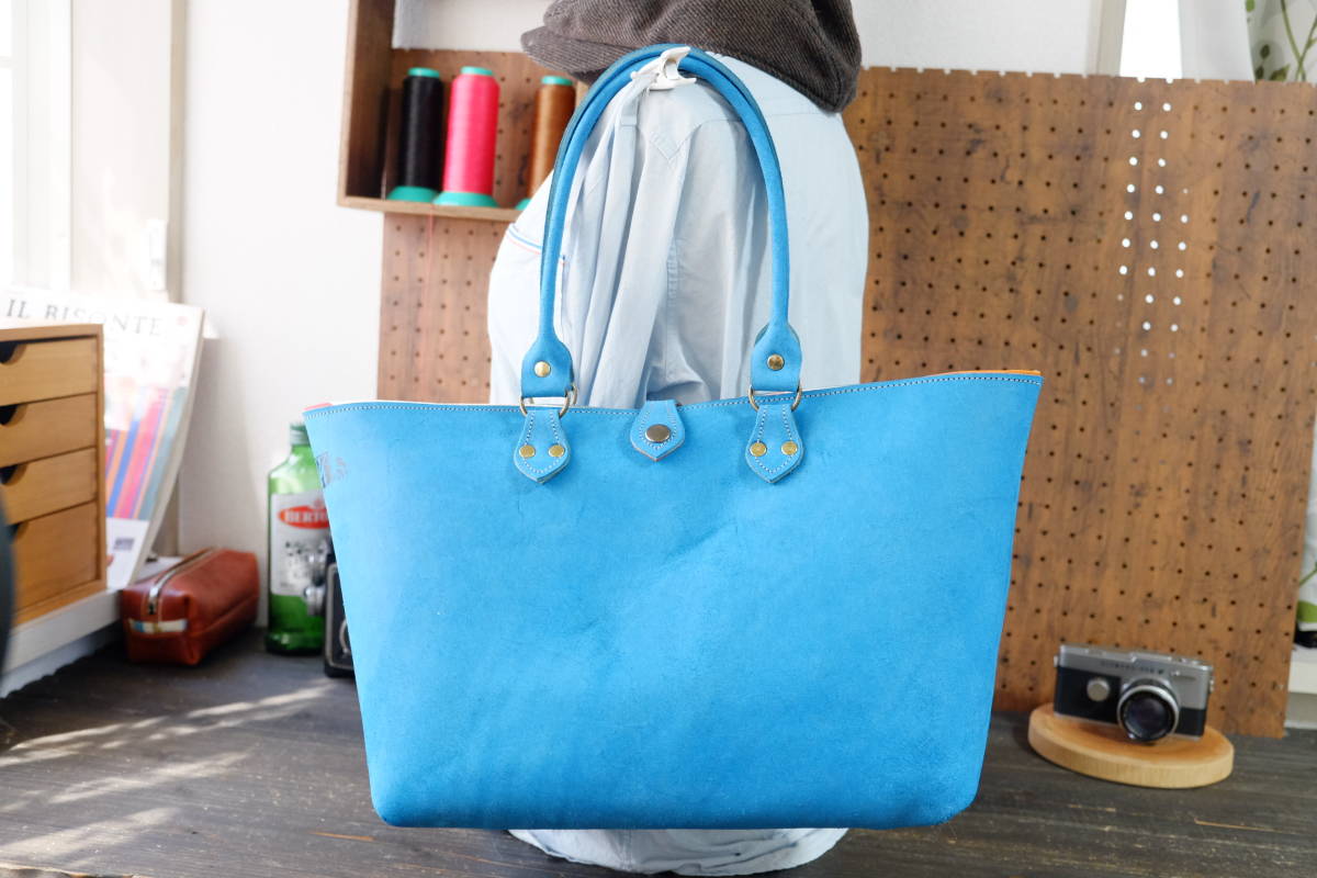 天然なめし◆ブッテロバックスキンレザートートバッグ　Ｌサイズ　作家手作りの一点ものです★刻印付ターコイズブルー床革牛革日本製帆布鞄