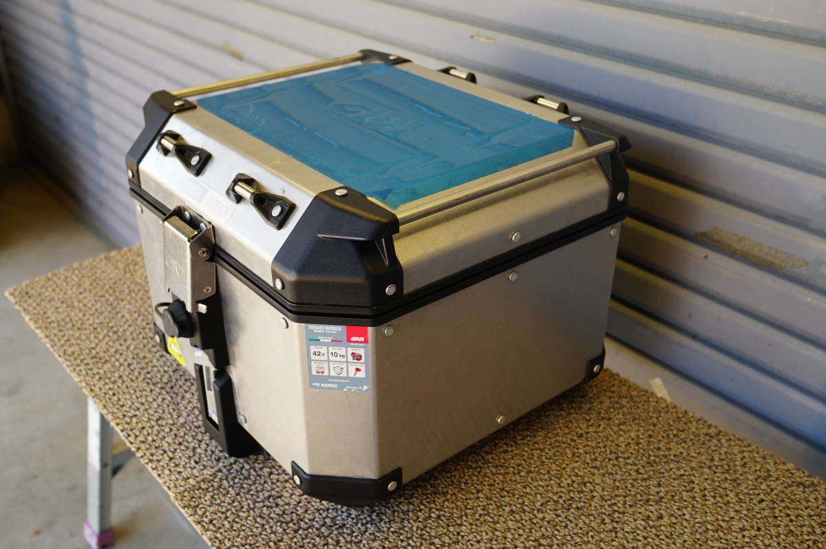 TREKKER OUTBACK GIVI(ジビ) アルミ モノキーケース GIVI 0 | GIVI 