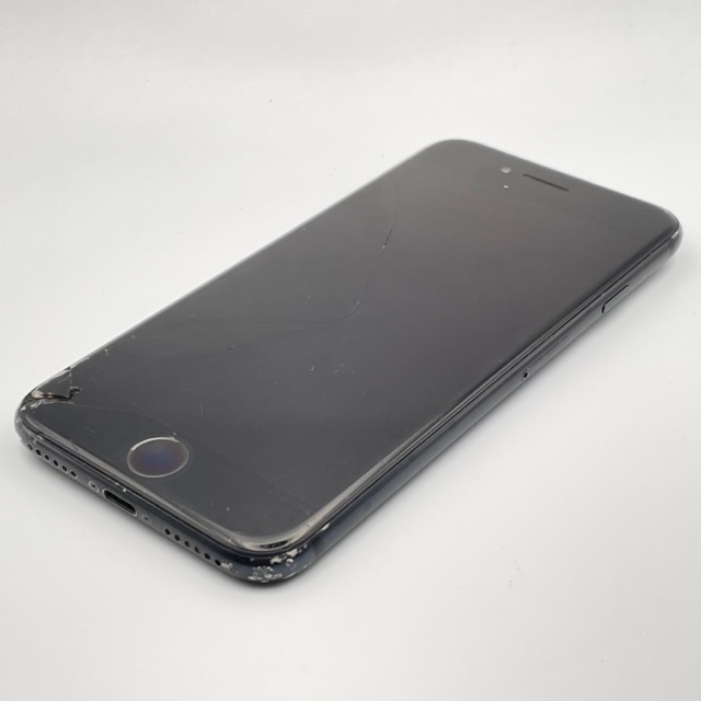 iPhone SE (第2世代) ブラック 128GB 背面割れ SIMフリー 中古 ジャンク品 画面 背面割れ 部品取り iPhone SE 第2世代 128GB