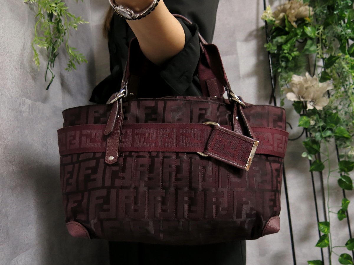FENDI フェンディ レザー ナイロン ズッカ - 美品 カーフ フェンディ 