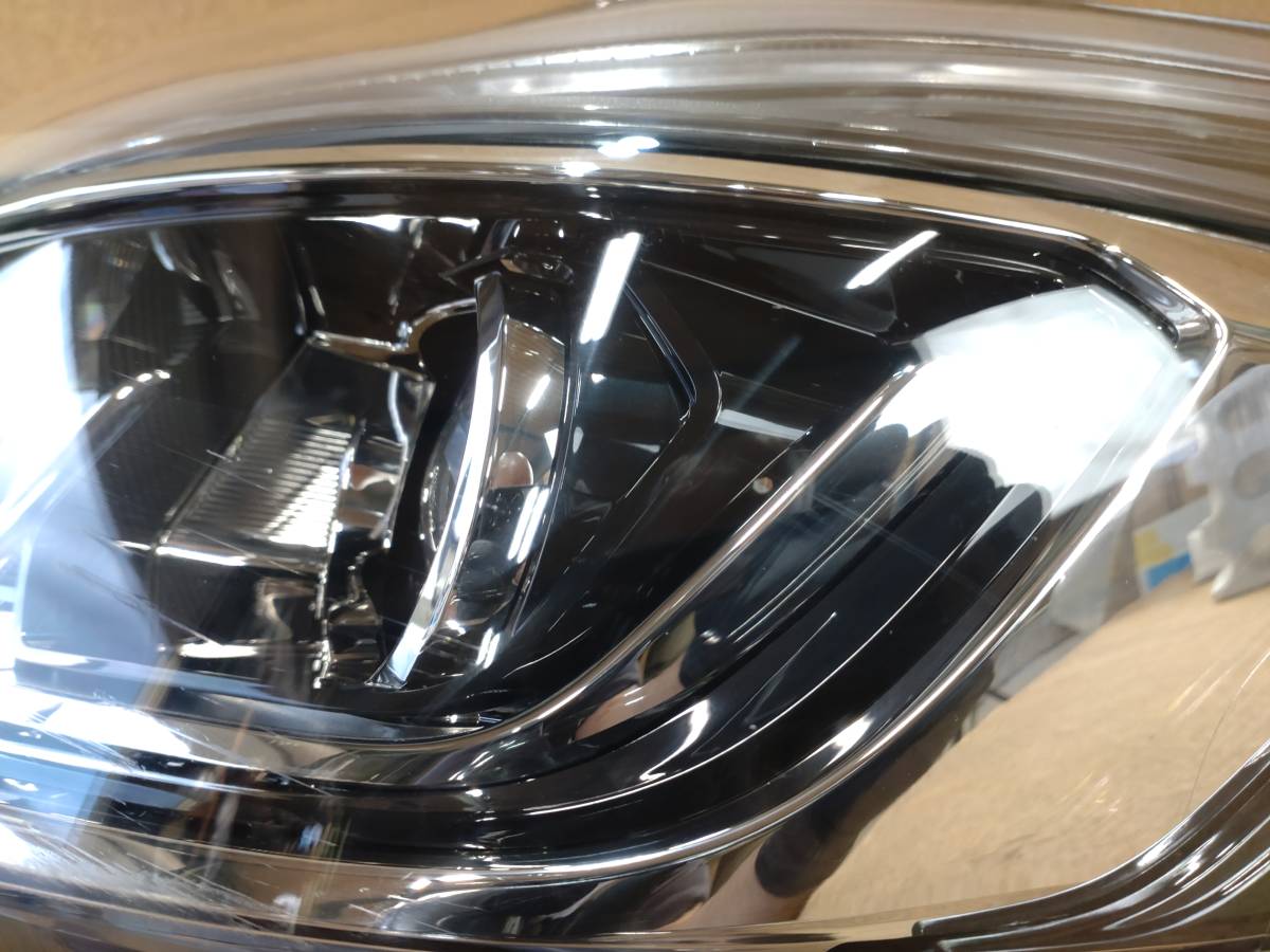 日産 デイズルークス B21A 左ヘッドライト LED KOITO コイト 100-6712J 