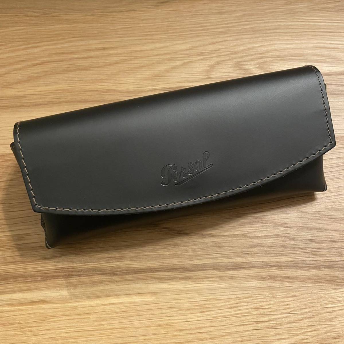 Persol ペルソール イタリア製 高級サングラス ケース付属2390-S 976 