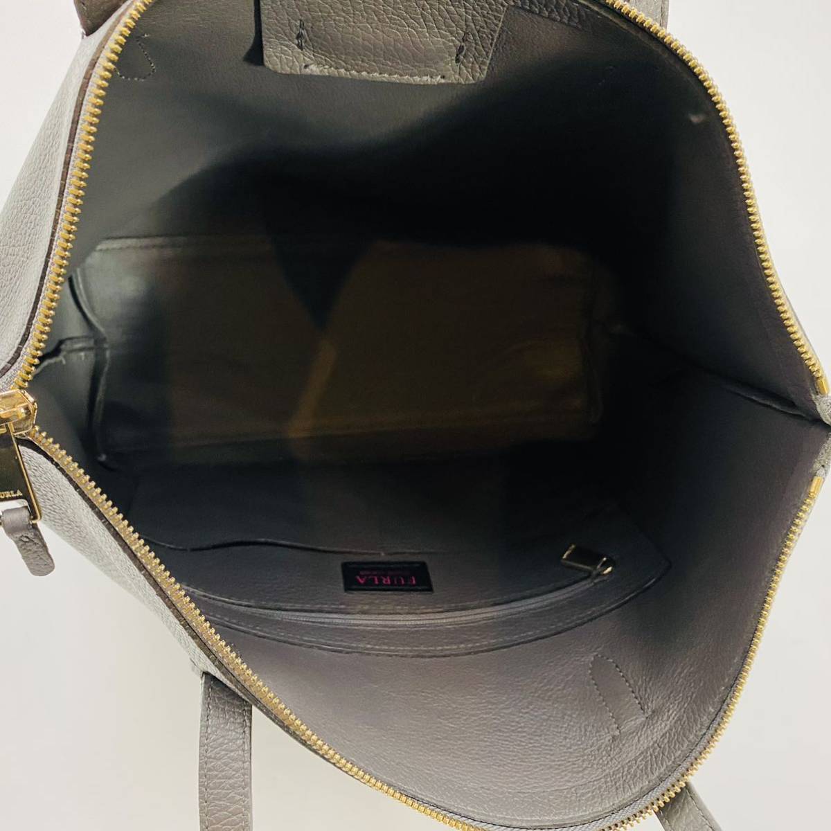 1円 〜【入手困難品】定価12万円 希少色 フルラ FURLA ルーチェ トートバッグ ビジネスバッグ A4 2way グレー レザー メンズ レディース フルラ FURLA 1円 フルラFURLAトートバッグ 1円入手困難10万円 激美品