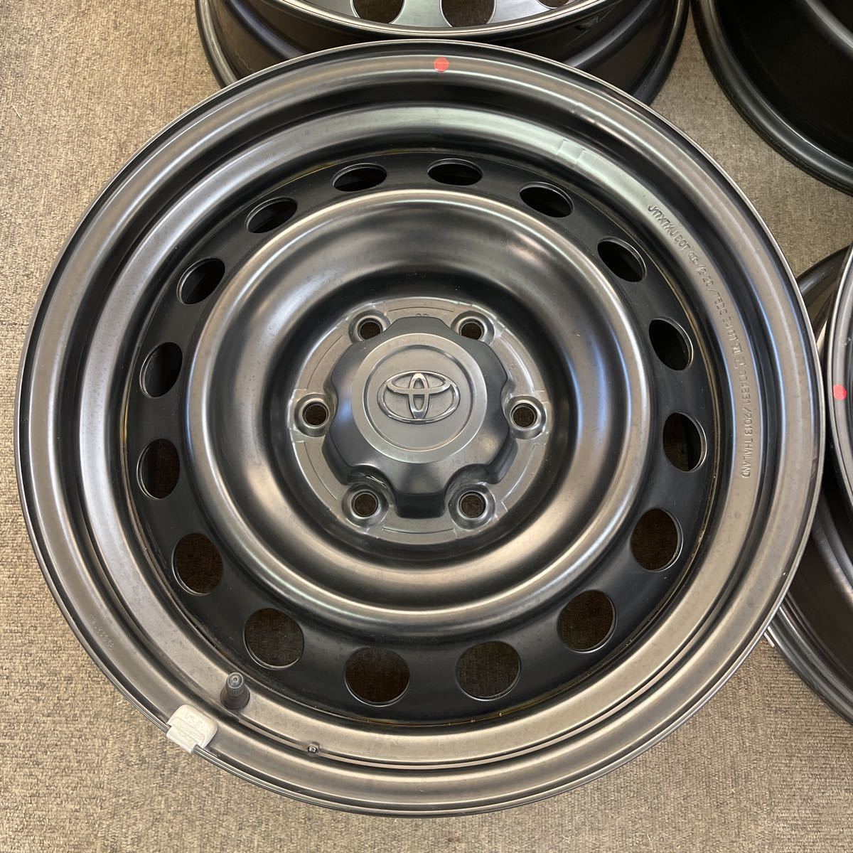 トヨタ純正 ハイラックス　鉄　ホイール　17インチ　17x7.5J 17インチ】トヨタ 純正 ハイラックス【7.5J×17 +30 PCD 139.7 6穴】4本